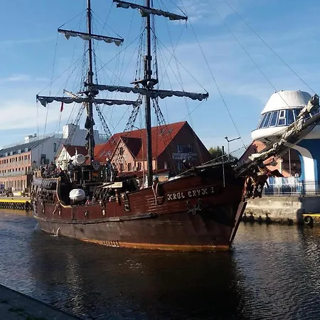 Beautiful In Darlowo With Kitchen Semesterbostad *