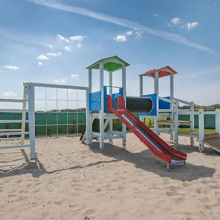 Beautiful In Darlowo With Kitchen Semesterbostad *