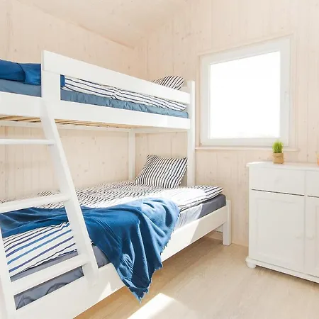 Beautiful In Darlowo With Kitchen Semesterbostad